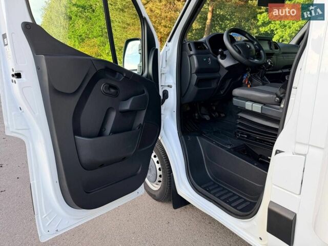 Белый Рено Мастер, объемом двигателя 2.3 л и пробегом 287 тыс. км за 26500 $, фото 89 на Automoto.ua