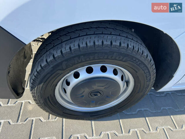 Білий Рено Мастєр, об'ємом двигуна 2.3 л та пробігом 190 тис. км за 22800 $, фото 24 на Automoto.ua