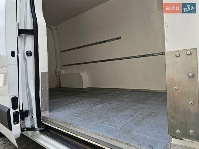 Білий Рено Мастєр, об'ємом двигуна 0 л та пробігом 167 тис. км за 22200 $, фото 11 на Automoto.ua