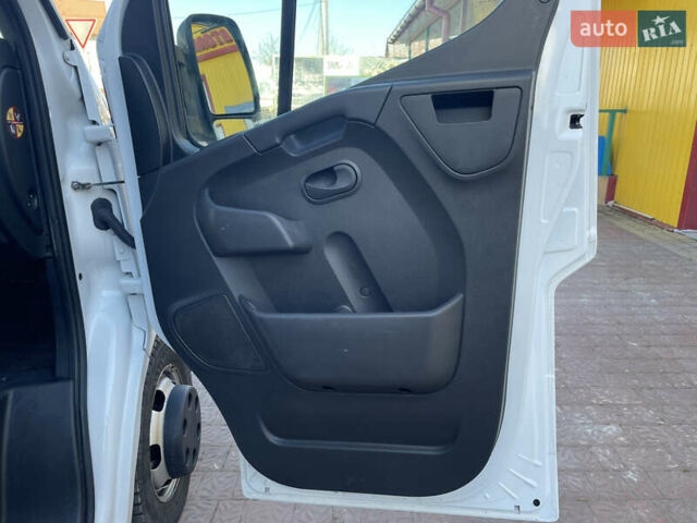 Белый Рено Мастер, объемом двигателя 2.3 л и пробегом 253 тыс. км за 26400 $, фото 42 на Automoto.ua