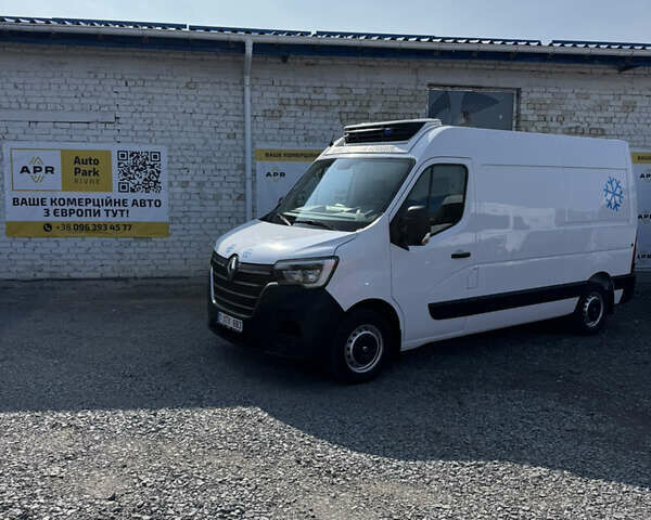 Белый Рено Мастер, объемом двигателя 0 л и пробегом 209 тыс. км за 21500 $, фото 1 на Automoto.ua