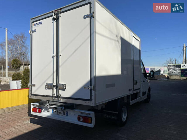 Белый Рено Мастер, объемом двигателя 2.3 л и пробегом 253 тыс. км за 26400 $, фото 21 на Automoto.ua