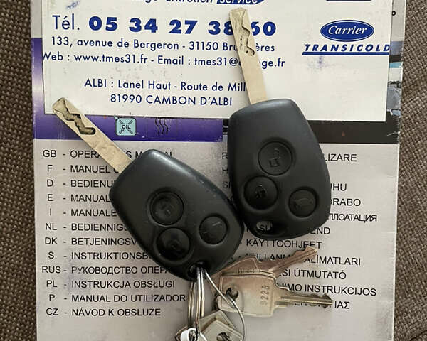 Белый Рено Мастер, объемом двигателя 2.3 л и пробегом 253 тыс. км за 26400 $, фото 78 на Automoto.ua