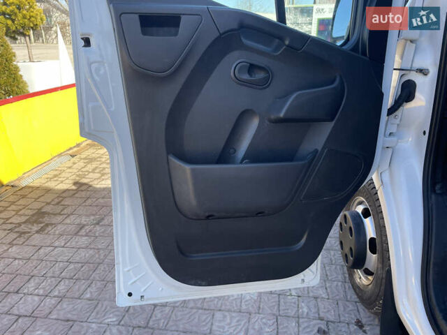 Белый Рено Мастер, объемом двигателя 2.3 л и пробегом 253 тыс. км за 26400 $, фото 33 на Automoto.ua