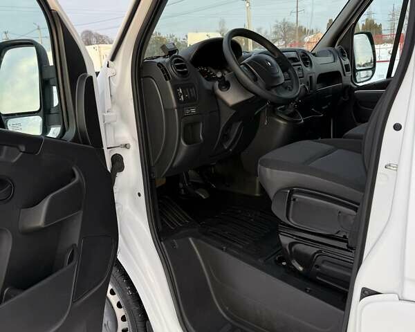 Белый Рено Мастер, объемом двигателя 2.3 л и пробегом 270 тыс. км за 23600 $, фото 29 на Automoto.ua