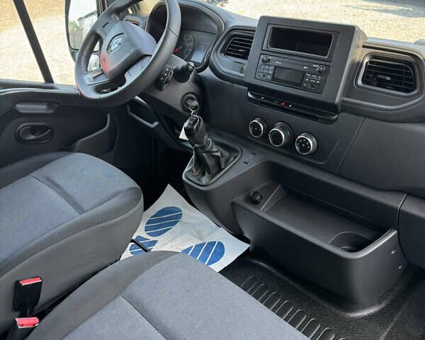 Белый Рено Мастер, объемом двигателя 0 л и пробегом 209 тыс. км за 21500 $, фото 15 на Automoto.ua