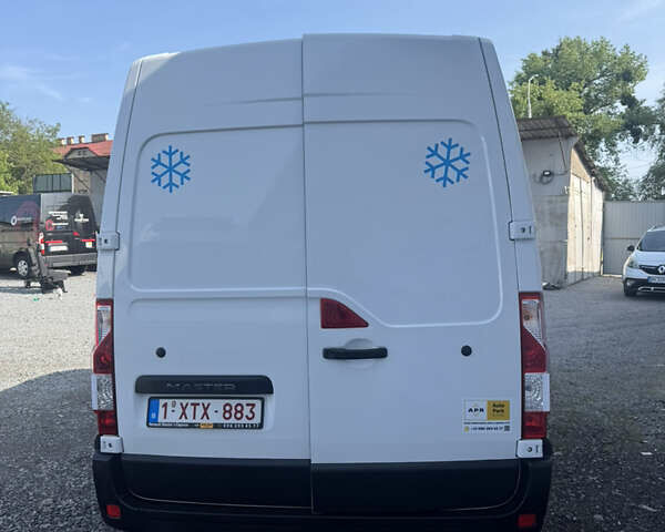 Белый Рено Мастер, объемом двигателя 0 л и пробегом 209 тыс. км за 21500 $, фото 5 на Automoto.ua