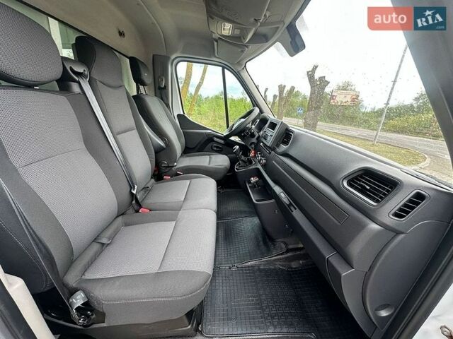 Белый Рено Мастер, объемом двигателя 2.3 л и пробегом 320 тыс. км за 29999 $, фото 10 на Automoto.ua
