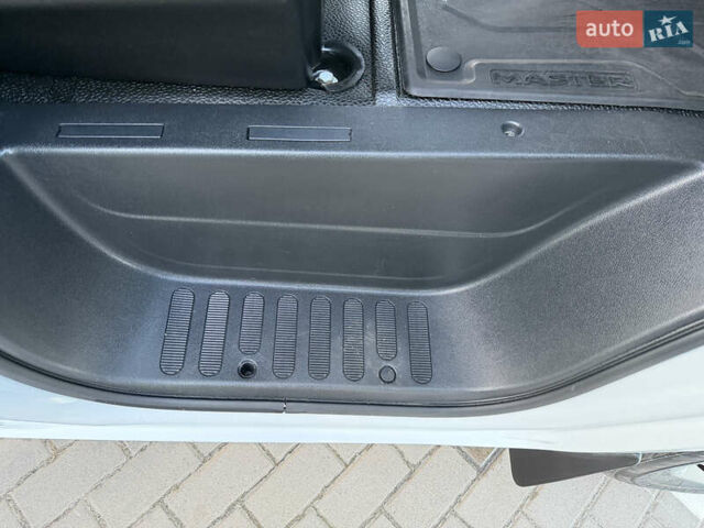 Білий Рено Мастєр, об'ємом двигуна 0 л та пробігом 238 тис. км за 25500 $, фото 47 на Automoto.ua