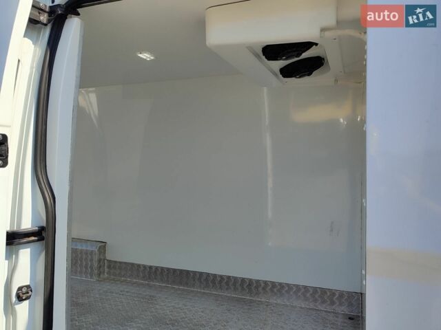 Белый Рено Мастер, объемом двигателя 2.3 л и пробегом 258 тыс. км за 22900 $, фото 25 на Automoto.ua