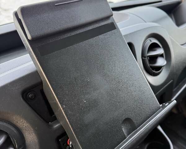 Белый Рено Мастер, объемом двигателя 2.3 л и пробегом 270 тыс. км за 23600 $, фото 36 на Automoto.ua