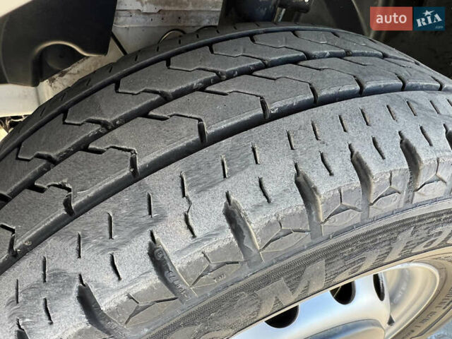 Білий Рено Мастєр, об'ємом двигуна 2.3 л та пробігом 190 тис. км за 22800 $, фото 25 на Automoto.ua