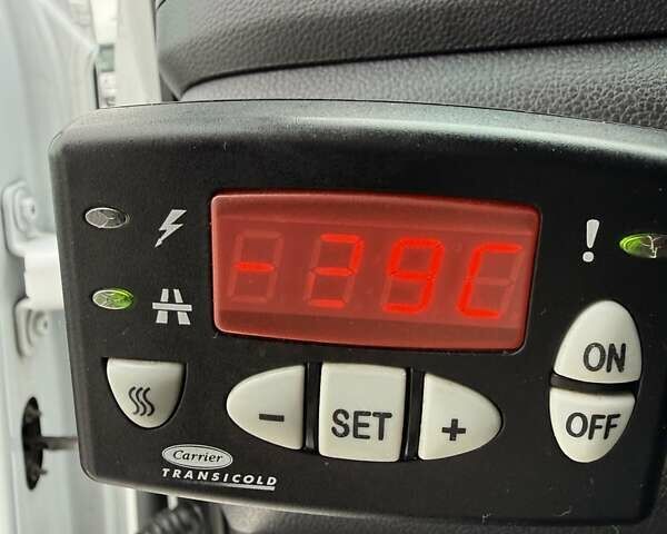 Белый Рено Мастер, объемом двигателя 2.3 л и пробегом 280 тыс. км за 27700 $, фото 27 на Automoto.ua