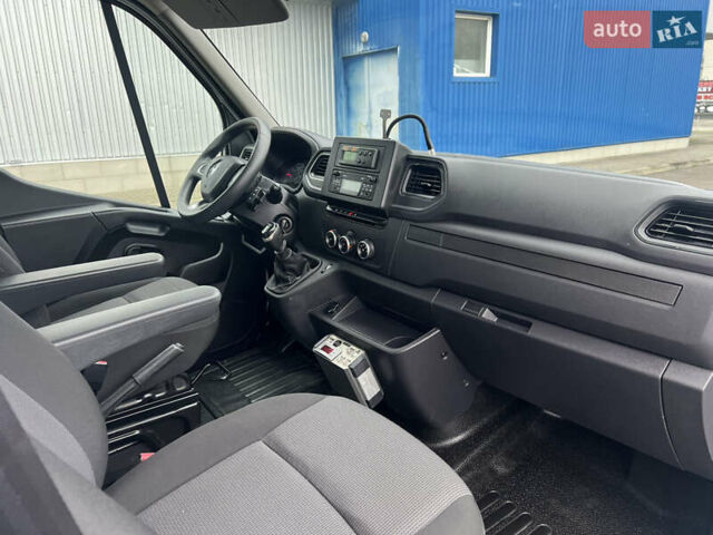 Белый Рено Мастер, объемом двигателя 2.3 л и пробегом 215 тыс. км за 19900 $, фото 20 на Automoto.ua