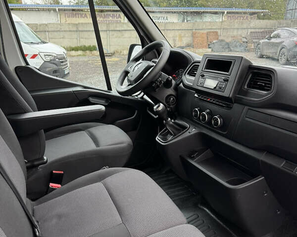 Белый Рено Мастер, объемом двигателя 0 л и пробегом 171 тыс. км за 23800 $, фото 13 на Automoto.ua