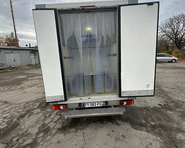 Білий Рено Мастєр, об'ємом двигуна 2.3 л та пробігом 194 тис. км за 22399 $, фото 18 на Automoto.ua