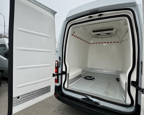 Белый Рено Мастер, объемом двигателя 0 л и пробегом 221 тыс. км за 29600 $, фото 38 на Automoto.ua