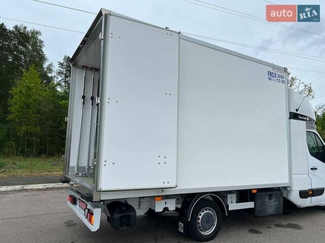 Белый Рено Мастер, объемом двигателя 2.3 л и пробегом 330 тыс. км за 26999 $, фото 75 на Automoto.ua
