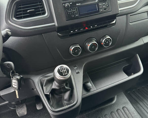 Белый Рено Мастер, объемом двигателя 0 л и пробегом 171 тыс. км за 23800 $, фото 11 на Automoto.ua