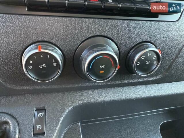 Білий Рено Мастєр, об'ємом двигуна 2.3 л та пробігом 216 тис. км за 23950 $, фото 40 на Automoto.ua