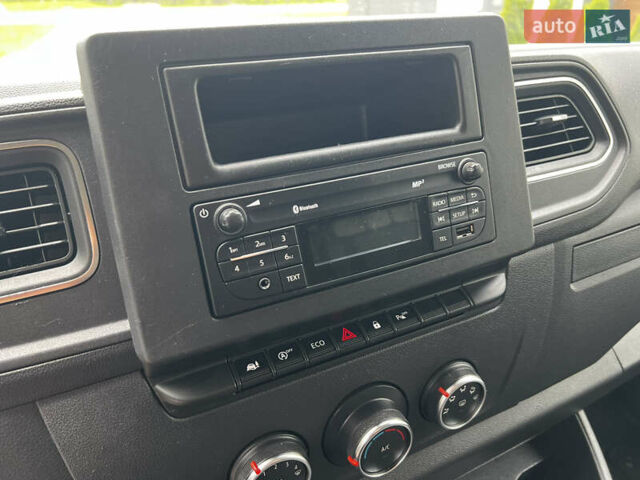 Белый Рено Мастер, объемом двигателя 2.3 л и пробегом 220 тыс. км за 22300 $, фото 33 на Automoto.ua