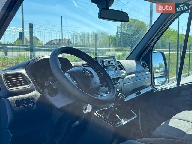 Белый Рено Мастер, объемом двигателя 2.3 л и пробегом 227 тыс. км за 29999 $, фото 13 на Automoto.ua