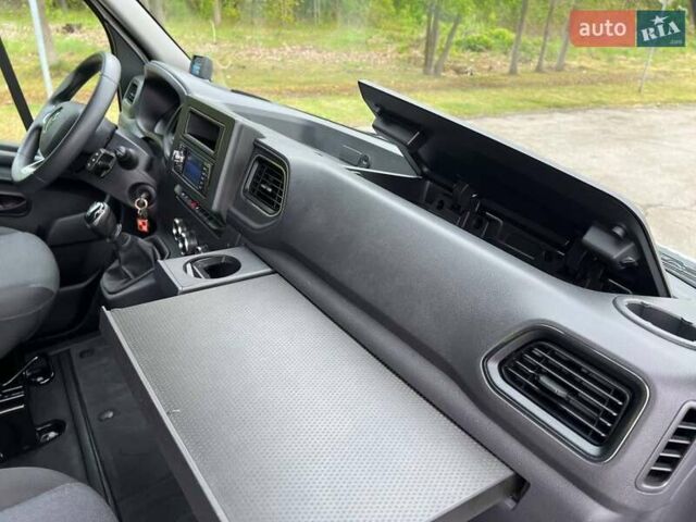 Белый Рено Мастер, объемом двигателя 2.3 л и пробегом 330 тыс. км за 26999 $, фото 65 на Automoto.ua