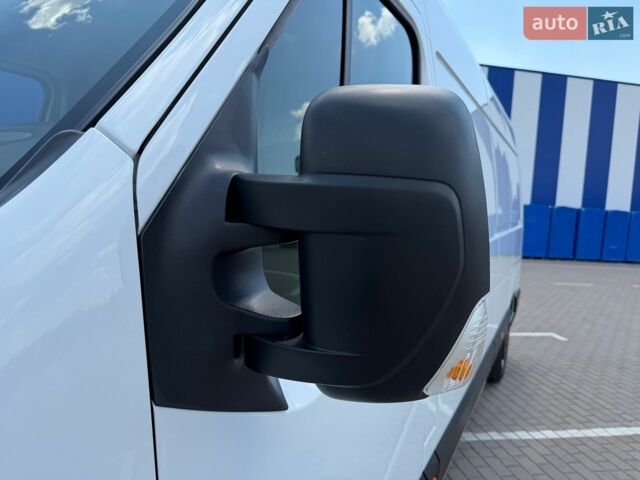 Белый Рено Мастер, объемом двигателя 2.3 л и пробегом 277 тыс. км за 23400 $, фото 18 на Automoto.ua