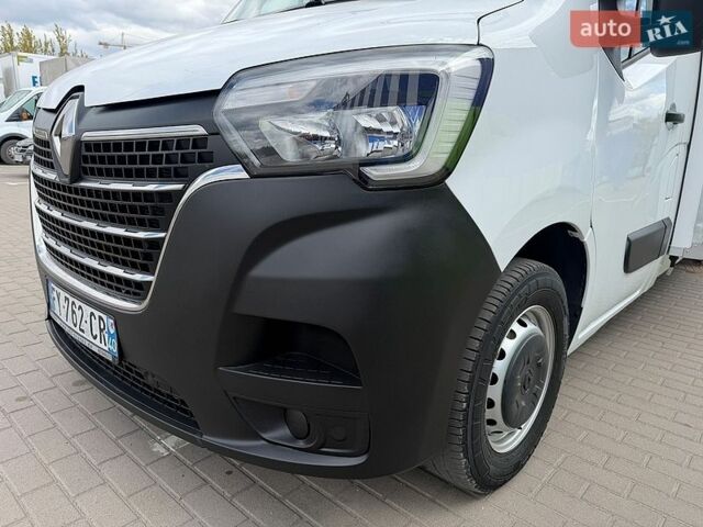 Белый Рено Мастер, объемом двигателя 0 л и пробегом 247 тыс. км за 21900 $, фото 12 на Automoto.ua