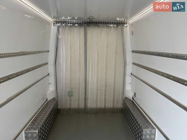 Белый Рено Мастер, объемом двигателя 2.3 л и пробегом 185 тыс. км за 25200 $, фото 18 на Automoto.ua