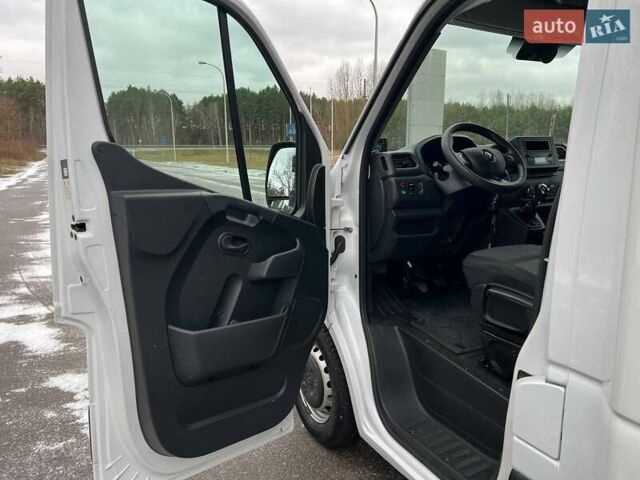 Белый Рено Мастер, объемом двигателя 2.3 л и пробегом 317 тыс. км за 25999 $, фото 46 на Automoto.ua