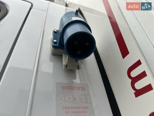 Білий Рено Мастєр, об'ємом двигуна 2.3 л та пробігом 215 тис. км за 19900 $, фото 13 на Automoto.ua