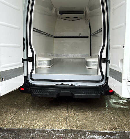 Белый Рено Мастер, объемом двигателя 2.3 л и пробегом 278 тыс. км за 21500 $, фото 7 на Automoto.ua