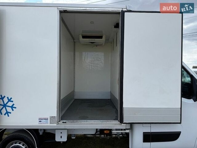 Белый Рено Мастер, объемом двигателя 2.3 л и пробегом 288 тыс. км за 27600 $, фото 20 на Automoto.ua