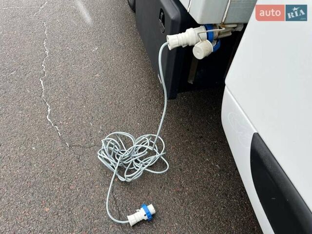 Белый Рено Мастер, объемом двигателя 2.3 л и пробегом 317 тыс. км за 25999 $, фото 24 на Automoto.ua