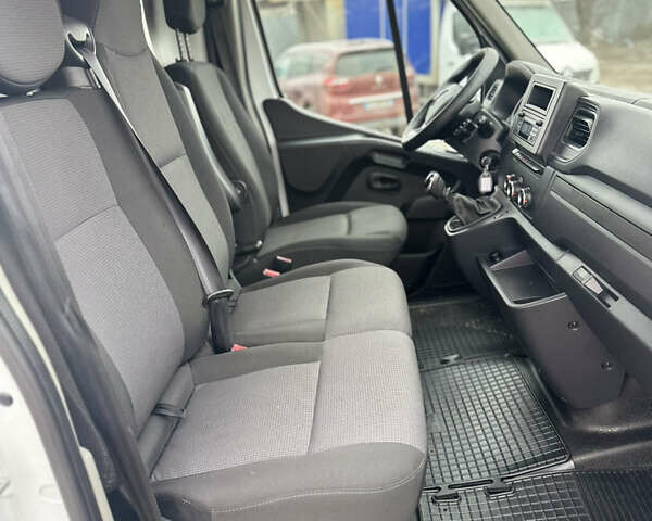 Белый Рено Мастер, объемом двигателя 2.3 л и пробегом 247 тыс. км за 28500 $, фото 13 на Automoto.ua