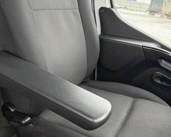 Белый Рено Мастер, объемом двигателя 2.3 л и пробегом 280 тыс. км за 27700 $, фото 44 на Automoto.ua