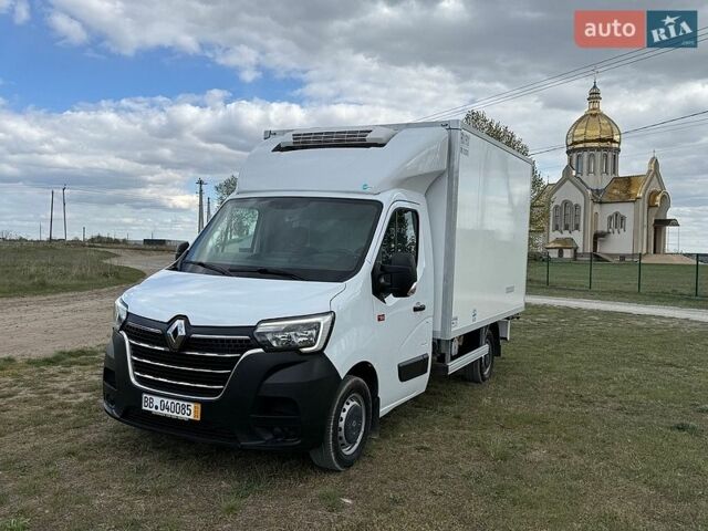 Белый Рено Мастер, объемом двигателя 2.3 л и пробегом 288 тыс. км за 27600 $, фото 2 на Automoto.ua