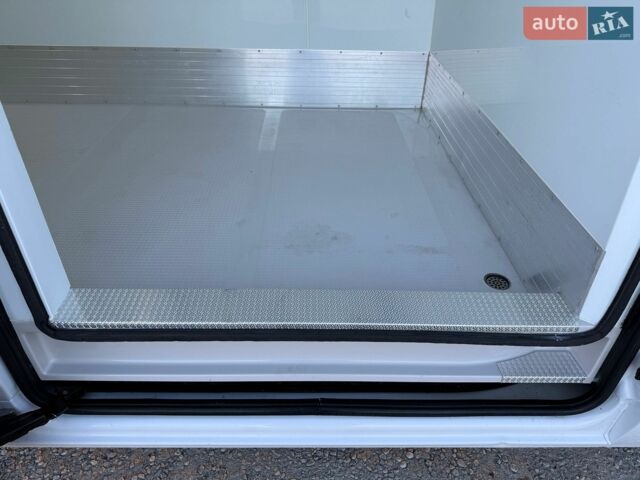 Белый Рено Мастер, объемом двигателя 2.3 л и пробегом 231 тыс. км за 29600 $, фото 25 на Automoto.ua