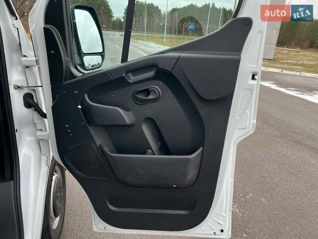 Белый Рено Мастер, объемом двигателя 2.3 л и пробегом 317 тыс. км за 25999 $, фото 56 на Automoto.ua