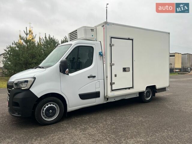 Белый Рено Мастер, объемом двигателя 2.3 л и пробегом 215 тыс. км за 19900 $, фото 1 на Automoto.ua