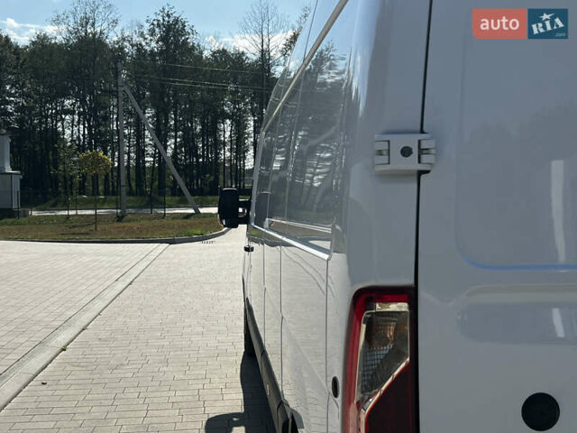 Белый Рено Мастер, объемом двигателя 2.3 л и пробегом 220 тыс. км за 22300 $, фото 18 на Automoto.ua