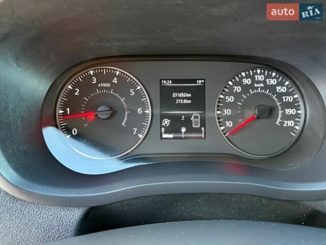 Белый Рено Мастер, объемом двигателя 2.3 л и пробегом 231 тыс. км за 29600 $, фото 42 на Automoto.ua