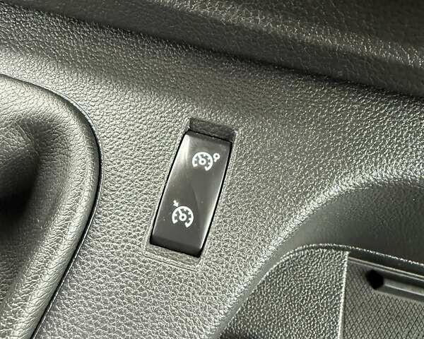 Белый Рено Мастер, объемом двигателя 2.3 л и пробегом 280 тыс. км за 27700 $, фото 45 на Automoto.ua