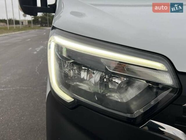 Белый Рено Мастер, объемом двигателя 2.3 л и пробегом 317 тыс. км за 25999 $, фото 21 на Automoto.ua