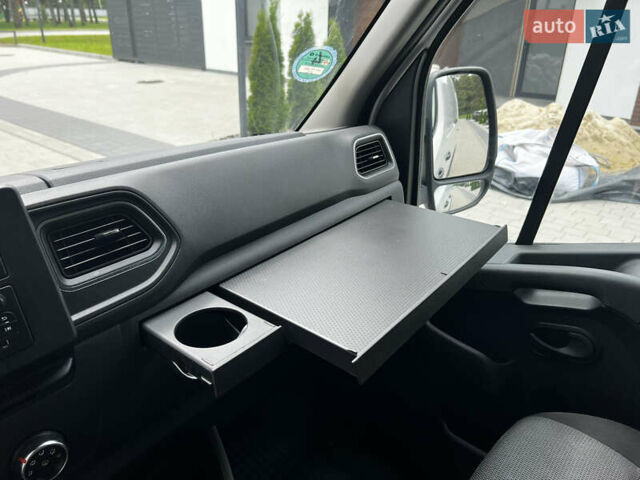 Белый Рено Мастер, объемом двигателя 2.3 л и пробегом 220 тыс. км за 22300 $, фото 37 на Automoto.ua