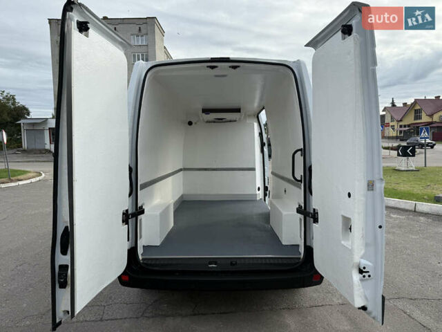 Белый Рено Мастер, объемом двигателя 2.3 л и пробегом 276 тыс. км за 22900 $, фото 16 на Automoto.ua