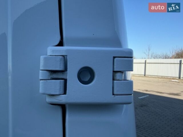 Білий Рено Мастєр, об'ємом двигуна 0 л та пробігом 231 тис. км за 22900 $, фото 17 на Automoto.ua
