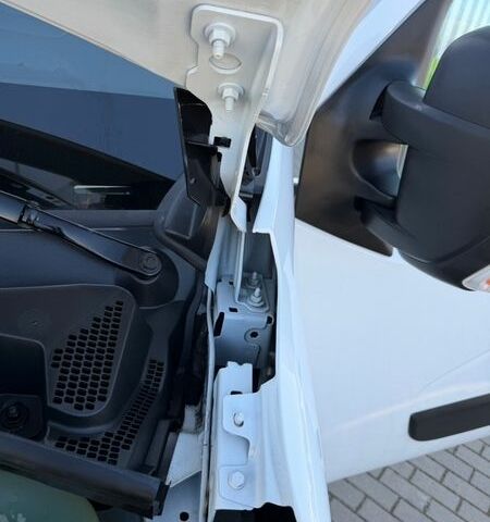 Білий Рено Мастєр, об'ємом двигуна 0 л та пробігом 231 тис. км за 22900 $, фото 62 на Automoto.ua