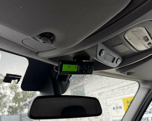 Белый Рено Мастер, объемом двигателя 0 л и пробегом 171 тыс. км за 23800 $, фото 10 на Automoto.ua